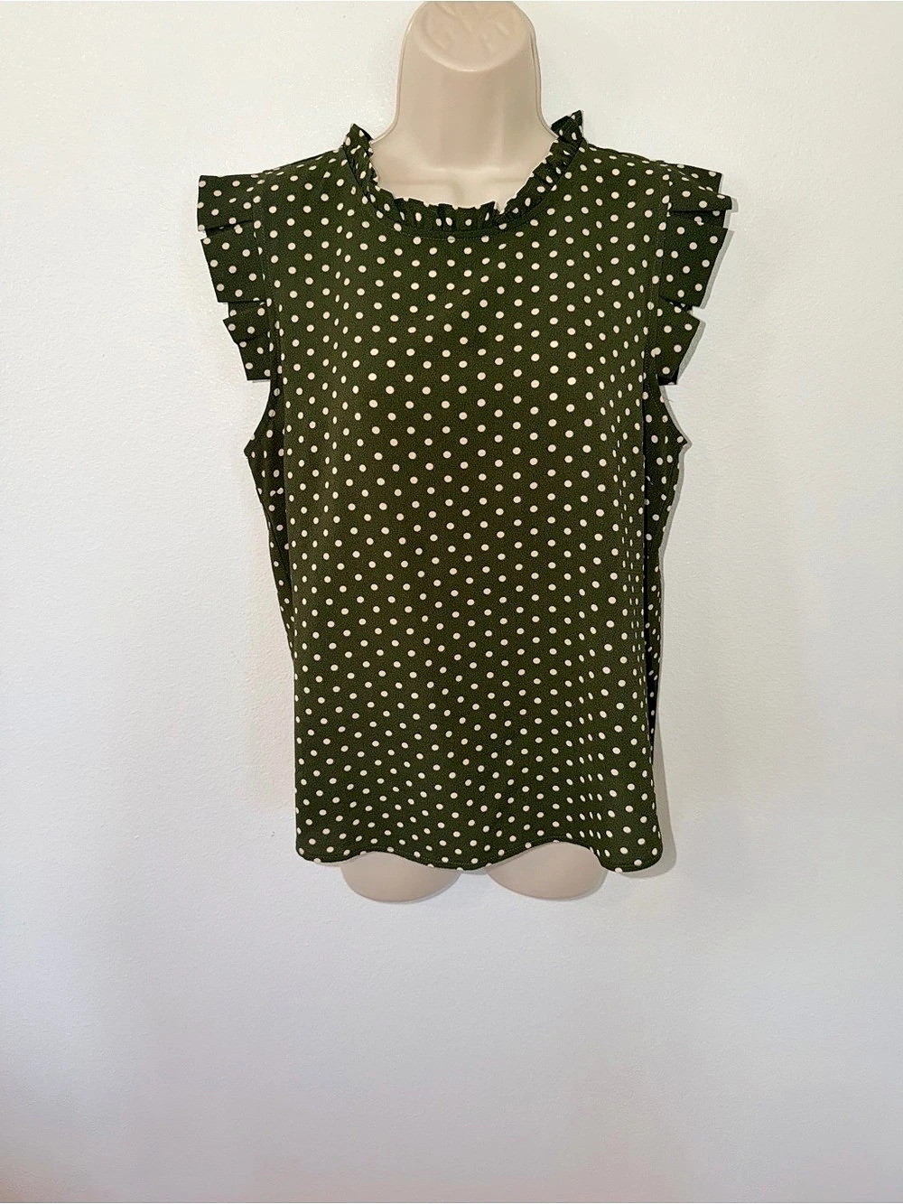 Monteau Polka Dot Ruffle Sleeve Blouse in Green & White Large